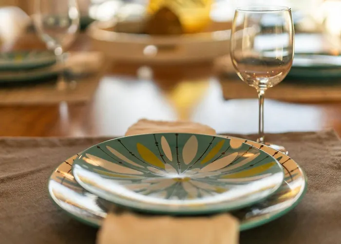 Family-friendly Mid-century Gem, 5 Min To Old Town Holiday home *
