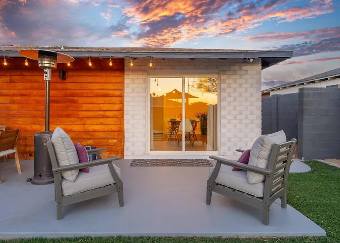 Family-friendly Mid-century Gem, 5 Min To Old Town *