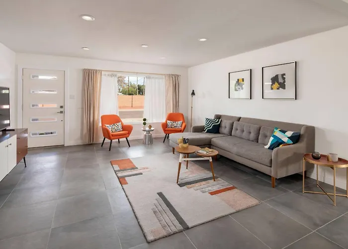 Family-friendly Mid-century Gem, 5 Min To Old Town Holiday home Scottsdale