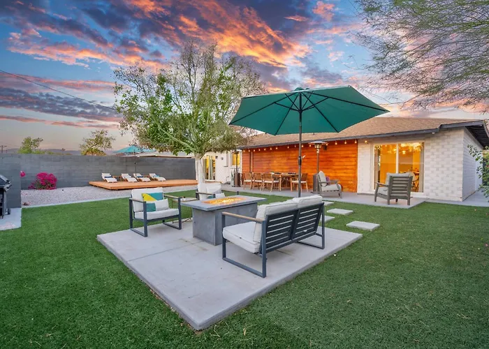 Family-friendly Mid-century Gem, 5 Min To Old Town Holiday home